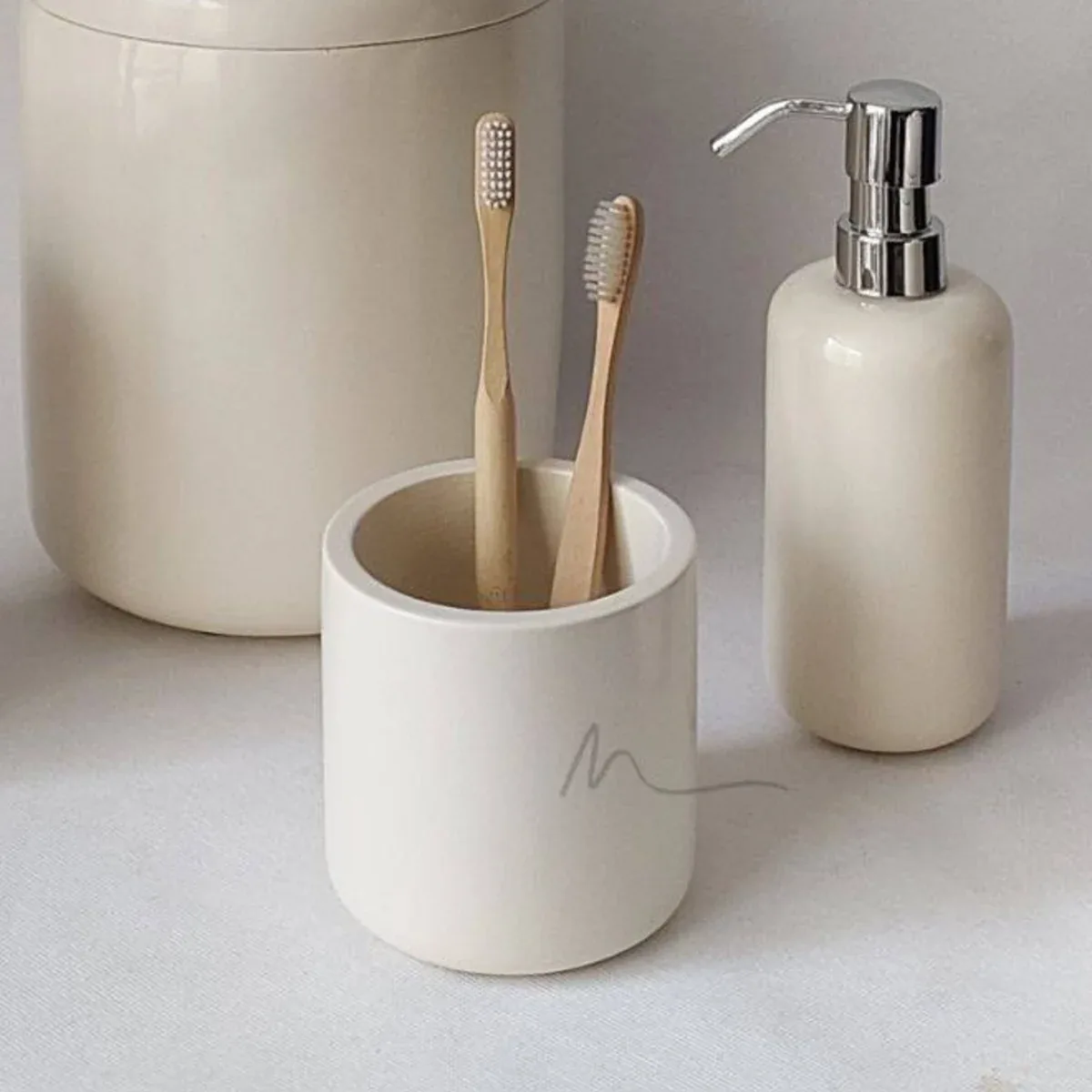 جامسواک و خمیر دندان بتن سبک رنگی - تصویر ۲