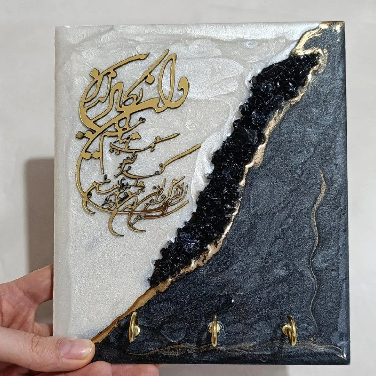 جاکلیدی دیواری رزینی طرح وان یکاد | دست‌ساز - تصویر ۲